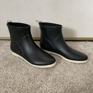 Alice + Whittles : Legacy Minimalist Black + White Ankle Rain Boot, Size 8